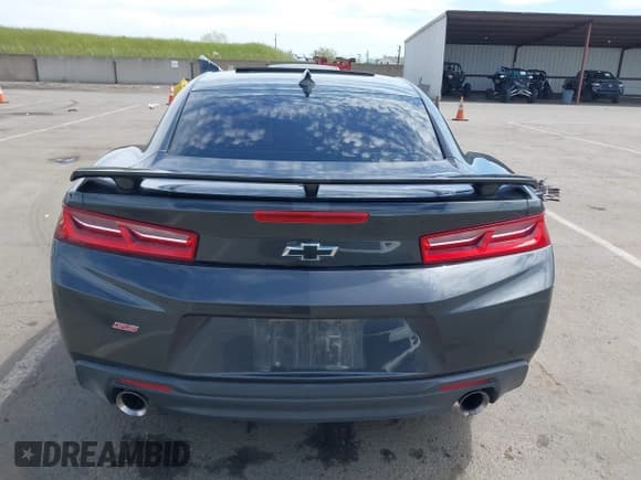 ✅ 2017 Chevrolet Camaro 1SS • VIN: 1G1FF1R77H0102947 • Lot: 42011640. Wystawiony na IAAI z przebiegiem Nie podano. Bezpłatny archiwum sprzedaży aukcyjnych z USA i szczegółowy raport historii pojazdu na DreamBid. Zdjęcie 17.
