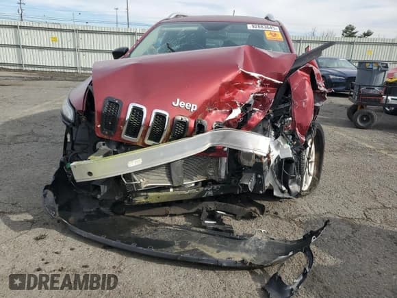 ✅ 2016 Jeep Cherokee Latitude • VIN: 1C4PJMCB3GW280262 • Lot: 92883645. Listed on Copart with Not provided. Free auction sales archive from the USA and detailed vehicle history report at DreamBid. Image 5.