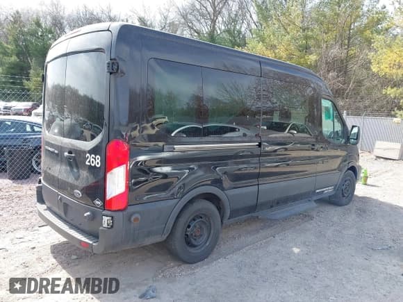 ✅ 2017 Ford Transit Passenger XL • VIN: 1FBZX2CM9HKA76561 • Lot: 41816865. Listed on IAAI with 347,367 mi. Free auction sales archive from the USA and detailed vehicle history report at DreamBid. Image 4.