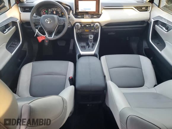 ✅ 2024 Toyota RAV4 XLE Premium • VIN: 2T3C1RFV7RW316571 • Лот: 91552735. Опубликован ранее на Copart с пробегом 5 473 миль. Бесплатный доступ к архиву аукционных продаж из США и подробный отчёт об истории автомобиля на DreamBid. Изображение 8.