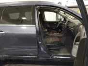 ✅ 2014 Chevrolet Traverse LT • VIN: 1GNKRGKD6EJ244008 • Lot: 43509737. Wystawiony na IAAI z przebiegiem 101 140 mil. Bezpłatny archiwum sprzedaży aukcyjnych z USA i szczegółowy raport historii pojazdu na DreamBid. Zdjęcie 5.