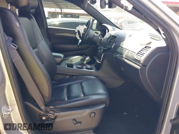 ✅ 2020 Jeep Grand Cherokee Limited • VIN: 1C4RJEBG3LC266045 • Lot: 43151674. Listed on IAAI with 101,084 mi. Free auction sales archive from the USA and detailed vehicle history report at DreamBid. Image 5.