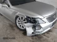 ✅ 2007 Lexus LS 460 L • VIN: JTHGL46F275012137 • Lot: 43751383. Listed on IAAI with 98,902 mi. Free auction sales archive from the USA and detailed vehicle history report at DreamBid. Image 6.