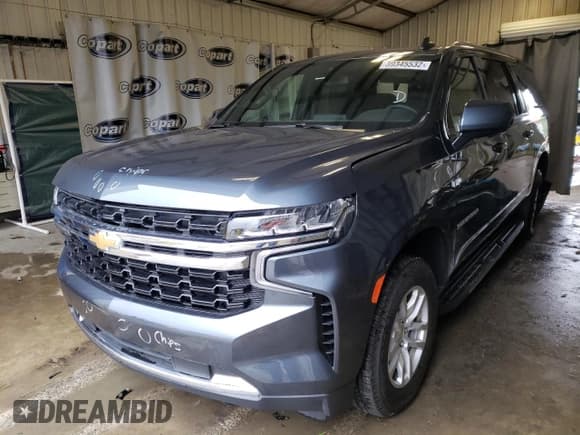 ✅ 2021 Chevrolet Suburban LS • VIN: 1GNSKBKD4MR401557 • Lot: 39345532. Wystawiony na Copart z przebiegiem 18 663 mil. Bezpłatny archiwum sprzedaży aukcyjnych z USA i szczegółowy raport historii pojazdu na DreamBid. Zdjęcie 2.