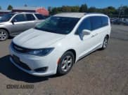 ✅ 2017 Chrysler Pacifica Touring L Plus • VIN: 2C4RC1EG5HR643987 • Lot: 43177799. Wystawiony na IAAI z przebiegiem 97 617 mil. Bezpłatny archiwum sprzedaży aukcyjnych z USA i szczegółowy raport historii pojazdu na DreamBid. Zdjęcie 2.