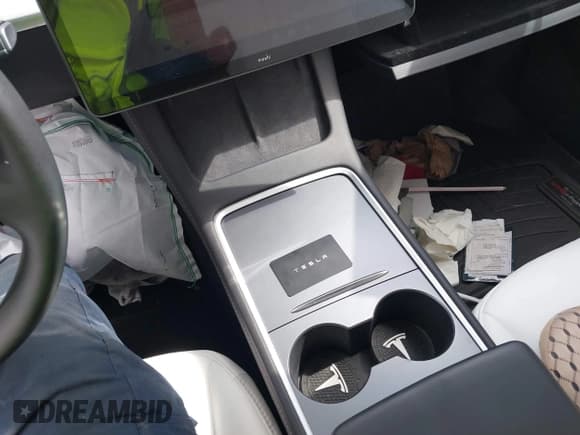 ✅ 2023 Tesla Model Y Performance • VIN: 7SAYGDEF9PF924907 • Lot: 43384203. Wystawiony na IAAI z przebiegiem 16 211 mil. Bezpłatny archiwum sprzedaży aukcyjnych z USA i szczegółowy raport historii pojazdu na DreamBid. Zdjęcie 11.