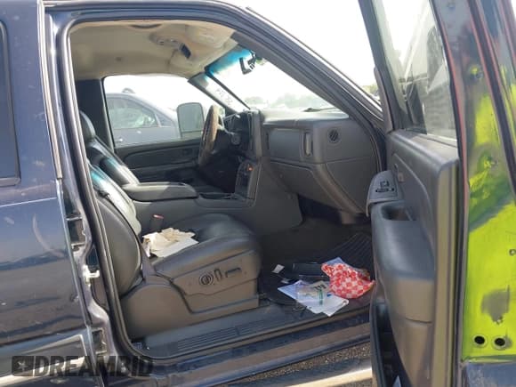 ✅ 2006 Chevrolet Silverado 2500HD LT1 • VIN: 1GCHK23U26F267735 • Lot: 42235416. Listed on IAAI with 256,224 mi. Free auction sales archive from the USA and detailed vehicle history report at DreamBid. Image 5.