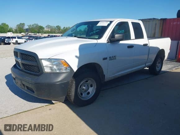 2015 Ram 1500 Express z VIN 1C6RR7FT9FS708212, wystawiony jako IAAI lot #42161725 z przebiegiem 240 892 mil mil oraz . Historia ofert i sprzedaży dostępna na DreamBid. Obrazek 2.