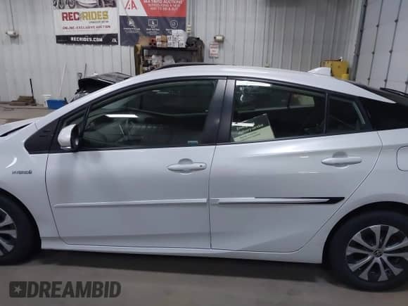 2022 Toyota Prius LE с VIN JTDL9MFU9N3031497, выставлен на аукционе IAAI как лот 42219494 с пробегом 137 152 миль миль и . История ставок и продаж доступна на DreamBid. Изображение 14.