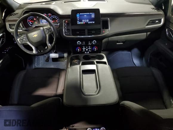 ✅ 2023 Chevrolet Suburban LS • VIN: 1GNSKBED3PR508955 • Lot: 87452355. Wystawiony na Copart z przebiegiem 27 794 mil. Bezpłatny archiwum sprzedaży aukcyjnych z USA i szczegółowy raport historii pojazdu na DreamBid. Zdjęcie 8.