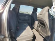 ✅ 2009 Chevrolet Traverse 2LT • VIN: 1GNEV23D39S140991 • Lot: 70027474. Wystawiony na Copart z przebiegiem 145 231 mil. Bezpłatny archiwum sprzedaży aukcyjnych z USA i szczegółowy raport historii pojazdu na DreamBid. Zdjęcie 12.