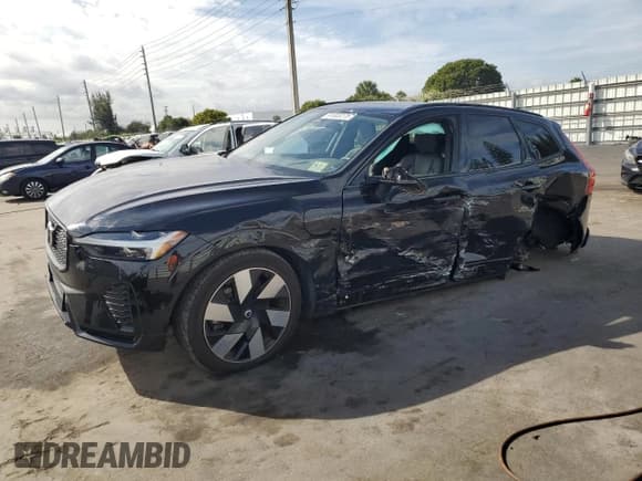 ✅ 2024 Volvo XC60 Plus Dark Theme • VIN: YV4H60DL6R1940331 • Lot: 91803275. Listed on Copart with 22,476 mi. Free auction sales archive from the USA and detailed vehicle history report at DreamBid. Image 1.