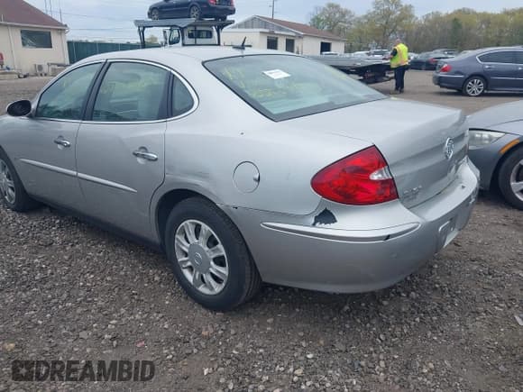✅ 2007 Buick LaCrosse CX • VIN: 2G4WC582371153437 • Lot: 42165122. Listed on IAAI with Not provided. Free auction sales archive from the USA and detailed vehicle history report at DreamBid. Image 3.