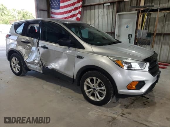 ✅ 2017 Ford Escape S • VIN: 1FMCU0F77HUC66296 • Lot: 59171395. Wystawiony na Copart z przebiegiem 74 056 mil. Bezpłatny archiwum sprzedaży aukcyjnych z USA i szczegółowy raport historii pojazdu na DreamBid. Zdjęcie 4.