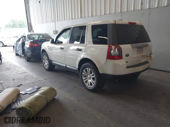 ✅ 2008 Land Rover LR2 SE • VIN: SALFS24N68H031913 • Лот: 42500410. Опубликован ранее на IAAI с пробегом 194 186 миль. Бесплатный доступ к архиву аукционных продаж из США и подробный отчёт об истории автомобиля на DreamBid. Изображение 3.