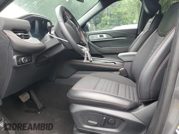 ✅ 2025 Ford Explorer ST-Line • VIN: 1FMUK8KH4SGB40054 • Лот: 92472155. Опубликован ранее на Copart с пробегом 3 701 миль. Бесплатный доступ к архиву аукционных продаж из США и подробный отчёт об истории автомобиля на DreamBid. Изображение 7.