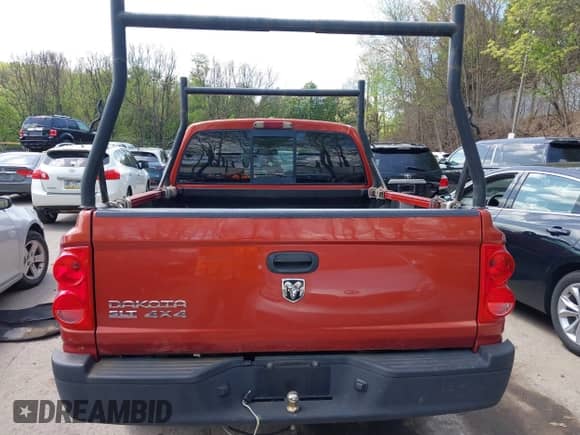 2007 Dodge Dakota SLT with VIN 1D7HW48K87S270838, listed as a IAAI auction lot 42150101 with 225,761 mi miles and . Bid and sale history available at DreamBid. Image 16.