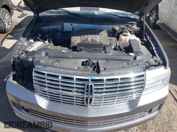 ✅ 2011 Lincoln Navigator • VIN: 5LMJJ2J58BEJ08176 • Lot: 40549281. Listed on IAAI with 115,745 mi. Free auction sales archive from the USA and detailed vehicle history report at DreamBid. Image 10.