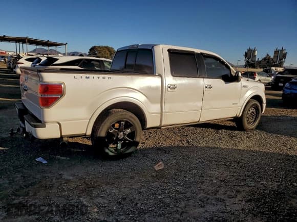 ✅ 2014 Ford F-150 Lariat • VIN: 1FTFW1CT2EFA16709 • Лот: 94820695. Опубликован ранее на Copart с пробегом Не указан. Бесплатный доступ к архиву аукционных продаж из США и подробный отчёт об истории автомобиля на DreamBid. Изображение 3.