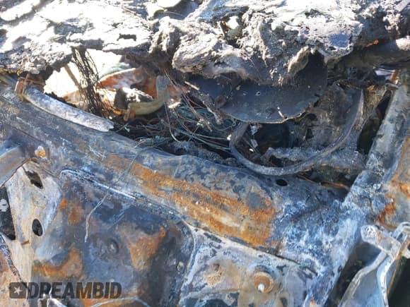 ✅ 2015 Mercedes-Benz C 300 • VIN: 55SWF4JB6FU057568 • Лот: 43442762. Опубликован ранее на IAAI с пробегом Не указан. Бесплатный доступ к архиву аукционных продаж из США и подробный отчёт об истории автомобиля на DreamBid. Изображение 9.