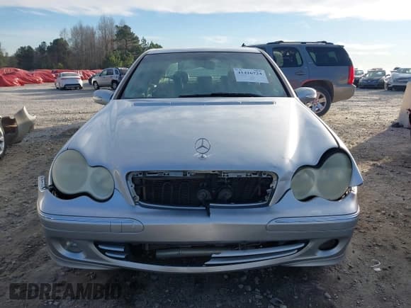 ✅ 2005 Mercedes-Benz C 320 • VIN: WDBRF64JX5F565631 • Лот: 41416724. Опубликован ранее на IAAI с пробегом 154 981 миль. Бесплатный доступ к архиву аукционных продаж из США и подробный отчёт об истории автомобиля на DreamBid. Изображение 13.
