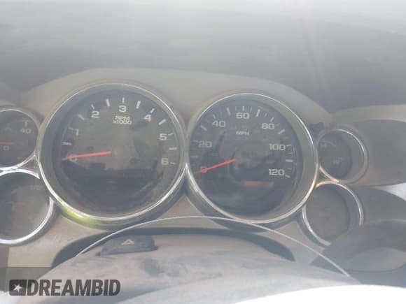 ✅ 2011 Chevrolet Silverado 2500HD • VIN: 1GB2KVCG0BZ409840 • Lot: 42944133. Wystawiony na IAAI z przebiegiem Nie podano. Bezpłatny archiwum sprzedaży aukcyjnych z USA i szczegółowy raport historii pojazdu na DreamBid. Zdjęcie 15.