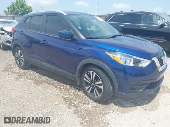 ✅ 2020 Nissan Kicks SV • VIN: 3N1CP5CV5LL576660 • Lot: 42764331. Wystawiony na IAAI z przebiegiem 44 003 mil. Bezpłatny archiwum sprzedaży aukcyjnych z USA i szczegółowy raport historii pojazdu na DreamBid. Zdjęcie 1.