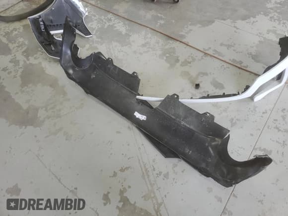 ✅ 2025 Mazda CX-50 Hybrid Premium Package • VIN: 7MMVAADW9SN125303 • Lot: 80655325. Listed on Copart with 3,864 mi. Free auction sales archive from the USA and detailed vehicle history report at DreamBid. Image 13.