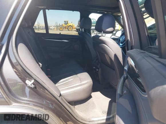 ✅ 2018 BMW X5 xDrive40e • VIN: 5UXKT0C54J0W02004 • Lot: 42910543. Wystawiony na IAAI z przebiegiem 100 324 mil. Bezpłatny archiwum sprzedaży aukcyjnych z USA i szczegółowy raport historii pojazdu na DreamBid. Zdjęcie 8.