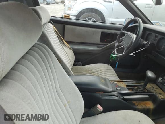 ✅ 1989 Pontiac Firebird • VIN: 1G2FS21S9KL202129 • Лот: 77157174. Опубликован ранее на Copart с пробегом 70 383 миль. Бесплатный доступ к архиву аукционных продаж из США и подробный отчёт об истории автомобиля на DreamBid. Изображение 10.