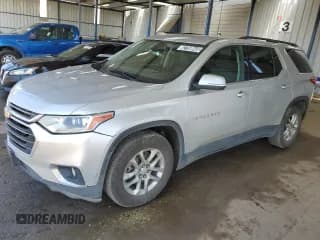 ✅ 2021 Chevrolet Traverse LT Cloth • VIN: 1GNEVMKW6MJ175991 • Lot: 62769845. Wystawiony na Copart z przebiegiem 434 307 mil. Bezpłatny archiwum sprzedaży aukcyjnych z USA i szczegółowy raport historii pojazdu na DreamBid. Zdjęcie 1.