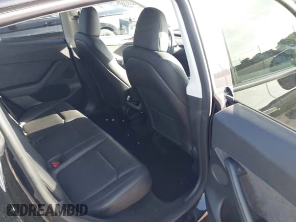 ✅ 2024 Tesla Model Y Performance • VIN: 7SAYGDEF7RF042587 • Lot: 43546539. Wystawiony na IAAI z przebiegiem 18 311 mil. Bezpłatny archiwum sprzedaży aukcyjnych z USA i szczegółowy raport historii pojazdu na DreamBid. Zdjęcie 8.