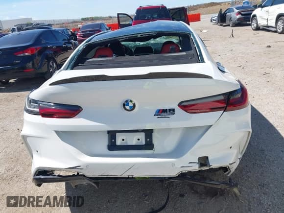 ✅ 2021 BMW M8 Competition • VIN: WBSGV0C05MCF88621 • Lot: 42218093. Listed on IAAI with Not provided. Free auction sales archive from the USA and detailed vehicle history report at DreamBid. Image 16.