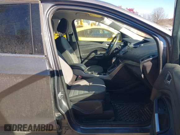 ✅ 2013 Ford Escape SE • VIN: 1FMCU9GX6DUB80085 • Lot: 43676828. Listed on IAAI with 146,765 mi. Free auction sales archive from the USA and detailed vehicle history report at DreamBid. Image 5.