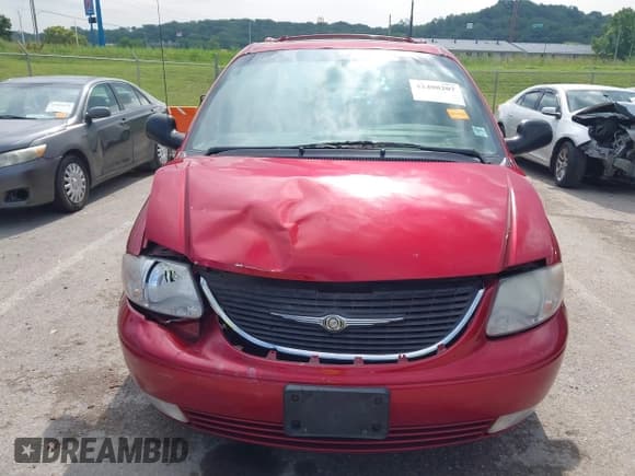 ✅ 2002 Chrysler Town & Country Limited • VIN: 2C8GP64L12R666650 • Lot: 42408207. Wystawiony na IAAI z przebiegiem 197 011 mil. Bezpłatny archiwum sprzedaży aukcyjnych z USA i szczegółowy raport historii pojazdu na DreamBid. Zdjęcie 6.