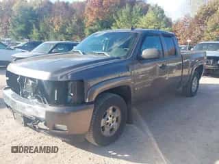 2007 Chevrolet Silverado 1500 1LT z VIN 2GCEK19J571650524, wystawiony jako IAAI lot #43556007 z przebiegiem 271 024 mil mil oraz . Historia ofert i sprzedaży dostępna na DreamBid. Obrazek 2.