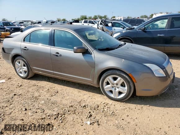 ✅ 2010 Mercury Milan • VIN: 3MEHM0HA1AR665722 • Lot: 71629835. Wystawiony na Copart z przebiegiem 145 473 mil. Bezpłatny archiwum sprzedaży aukcyjnych z USA i szczegółowy raport historii pojazdu na DreamBid. Zdjęcie 4.