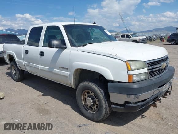 ✅ 2006 Chevrolet Silverado 2500HD LT3 • VIN: 1GCHK23G96F263885 • Лот: 42560573. Опубликован ранее на IAAI с пробегом 122 242 миль. Бесплатный доступ к архиву аукционных продаж из США и подробный отчёт об истории автомобиля на DreamBid. Изображение 1.