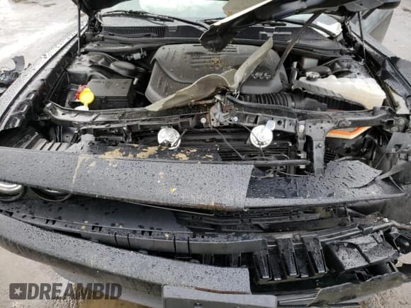 ✅ 2022 Dodge Challenger SXT • VIN: 2C3CDZAG8NH182166 • Lot: 37033443. Wystawiony na Copart z przebiegiem 5 301 mil. Bezpłatny archiwum sprzedaży aukcyjnych z USA i szczegółowy raport historii pojazdu na DreamBid. Zdjęcie 12.