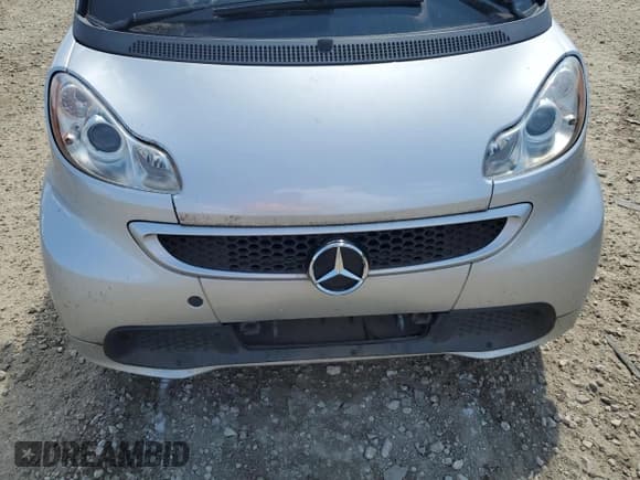 ✅ 2015 Smart fortwo Passion • VIN: WMEEK3BA5FK833086 • Lot: 68665935. Wystawiony na Copart z przebiegiem Nie podano. Bezpłatny archiwum sprzedaży aukcyjnych z USA i szczegółowy raport historii pojazdu na DreamBid. Zdjęcie 11.