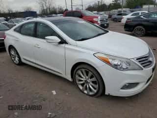 2013 Hyundai Azera z VIN KMHFH4JG7DA303424, wystawiony jako Copart lot #49836175 z przebiegiem 139 439 mil mil oraz Czysty tytuł • Clean title. Historia ofert i sprzedaży dostępna na DreamBid. Obrazek 4.