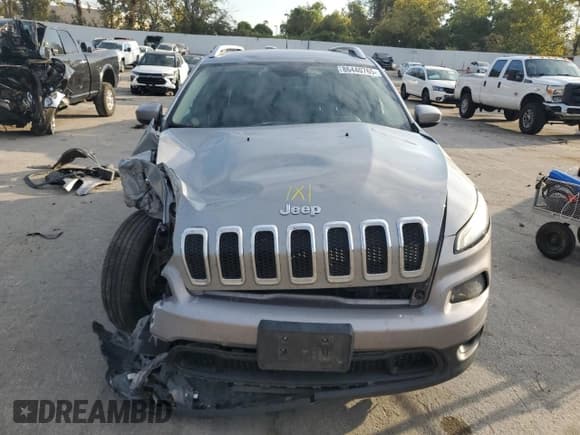 ✅ 2015 Jeep Cherokee Latitude • VIN: 1C4PJMCS2FW789483 • Lot: 86440765. Listed on Copart with 150,275 mi. Free auction sales archive from the USA and detailed vehicle history report at DreamBid. Image 5.