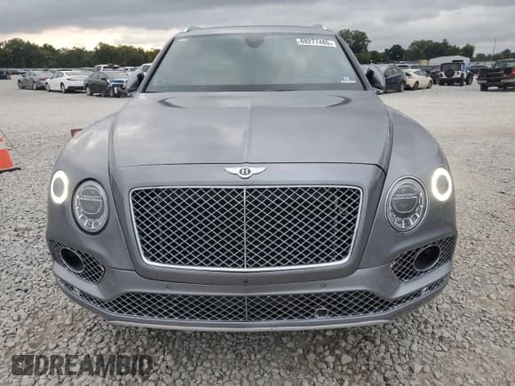 ✅ 2019 Bentley Bentayga V8 • VIN: SJAAM2ZV9KC026702 • Lot: 69277485. Wystawiony na Copart z przebiegiem 45 515 mil. Bezpłatny archiwum sprzedaży aukcyjnych z USA i szczegółowy raport historii pojazdu na DreamBid. Zdjęcie 5.