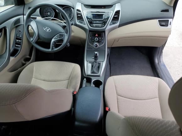 ✅ 2015 Hyundai Elantra Limited • VIN: KMHDH4AE7FU439561 • Lot: 65419735. Listed on Copart with 101,411 mi. Free auction sales archive from the USA and detailed vehicle history report at DreamBid. Image 8.