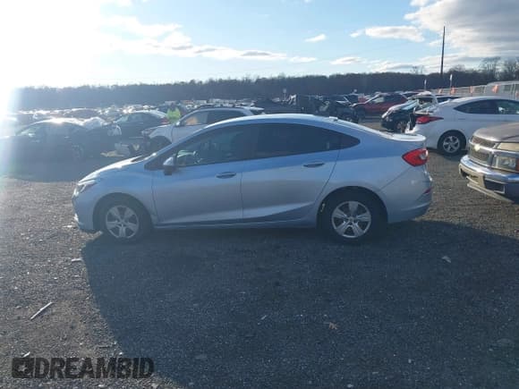 ✅ 2018 Chevrolet Cruze LS • VIN: 1G1BC5SM4J7146593 • Lot: 43677639. Listed on IAAI with 169,172 mi. Free auction sales archive from the USA and detailed vehicle history report at DreamBid. Image 14.