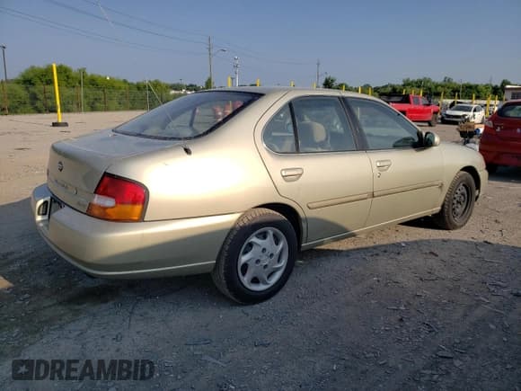 ✅ 1998 Nissan Altima XE • VIN: 1N4DL01D9WC264583 • Lot: 62111635. Listed on Copart with 100,427 mi. Free auction sales archive from the USA and detailed vehicle history report at DreamBid. Image 3.