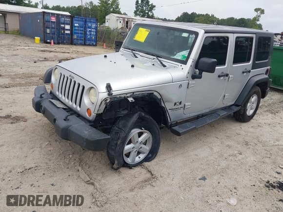 ✅ 2008 Jeep Wrangler Unlimited X • VIN: 1J4GA39148L526953 • Lot: 42924847. Wystawiony na IAAI z przebiegiem 155 722 mil. Bezpłatny archiwum sprzedaży aukcyjnych z USA i szczegółowy raport historii pojazdu na DreamBid. Zdjęcie 17.