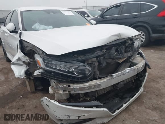 ✅ 2018 Honda Accord Sport • VIN: 1HGCV1F3XJA235671 • Лот: 43531031. Опубликован ранее на IAAI с пробегом 191 134 миль. Бесплатный доступ к архиву аукционных продаж из США и подробный отчёт об истории автомобиля на DreamBid. Изображение 6.