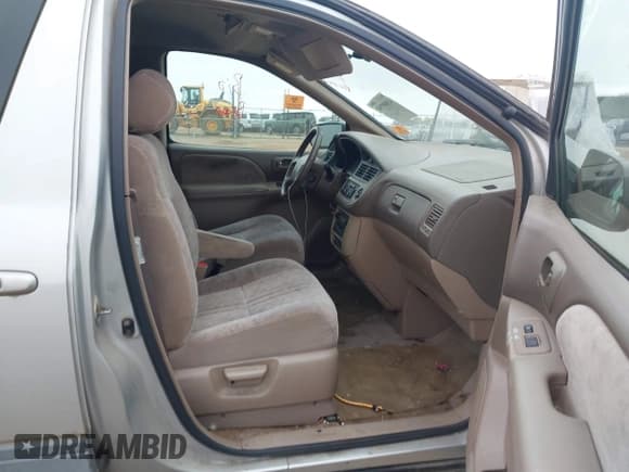 ✅ 2003 Toyota Sienna LE • VIN: 4T3ZF13C33U531176 • Лот: 43809796. Опубликован ранее на IAAI с пробегом Не указан. Бесплатный доступ к архиву аукционных продаж из США и подробный отчёт об истории автомобиля на DreamBid. Изображение 5.