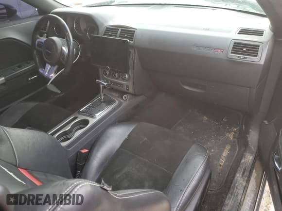 ✅ 2012 Dodge Challenger SRT-8 392 • VIN: 2C3CDYCJ1CH193638 • Lot: 41639365. Wystawiony na Copart z przebiegiem 137 591 mil. Bezpłatny archiwum sprzedaży aukcyjnych z USA i szczegółowy raport historii pojazdu na DreamBid. Zdjęcie 8.